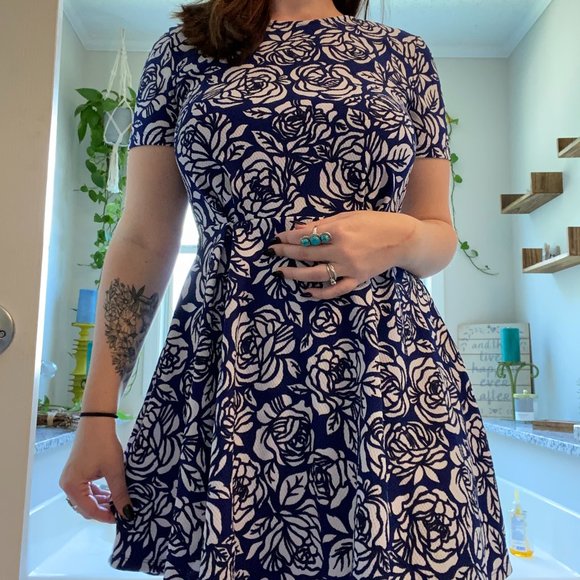 Forever 21 Dresses & Skirts - Forever 21 Blue and White Floral Skater Dress
